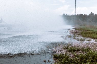 Birleştirilmiş ısı, elektrik santrali ve soğutma kaynaklı bir göl. Şehrin nüfusunun üretimi ve tedariği için CHP 'ye elektrik ve sıcak merkezi su sağlanıyor. Teknoloji ve doğa.