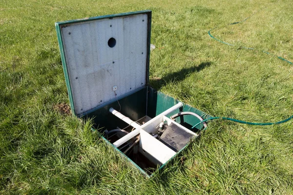 Özerk kanalizasyon servisi. Biyolojik su arıtma istasyonu işleniyor. Yerel kanalizasyon sistemi. Çevre koruma ve su koruma istasyonu. Üst görünüm.