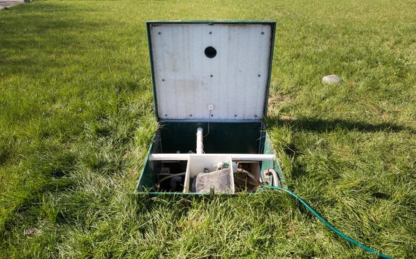 Özerk kanalizasyon servisi. Biyolojik su arıtma istasyonu işleniyor. Yerel kanalizasyon sistemi. Çevre koruma ve su koruma istasyonu. Üst görünüm.