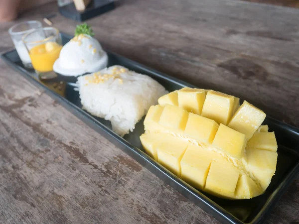 Mango Sticky Rice Topped Beans Topped Coconut Cream Dish — Stock Photo, Image