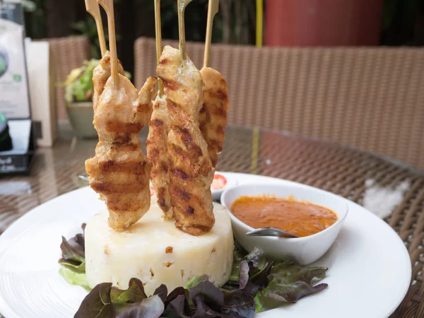 Brochettes Poulet Marinées Dans Des Épices Puis Grillées Avec Sauce — Photo