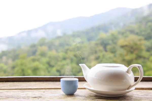 Theepot Kopje Thee Warm Warm Houten Tafel Met Kopie Ruimte — Stockfoto