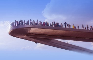 Yükselen bir köprü. Zaryadye Park, Moskova. 06.08.2018. editoryal.