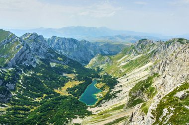 Durmitor Milli Parkı. Bobotov Kuk üzerinde tırmanma