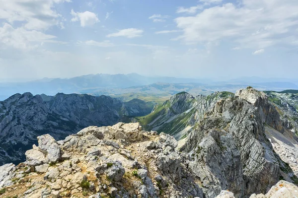 Durmitor Milli Parkı. Bobotov Kuk üzerinde tırmanma