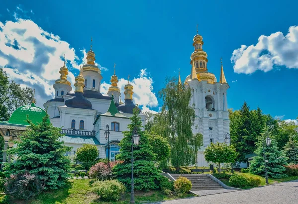 Kiev Pechersk Lavra güneşli bir günde