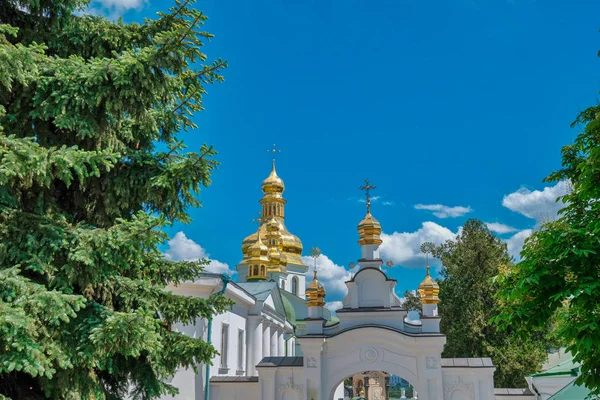 Kiev Pechersk Lavra güneşli bir günde