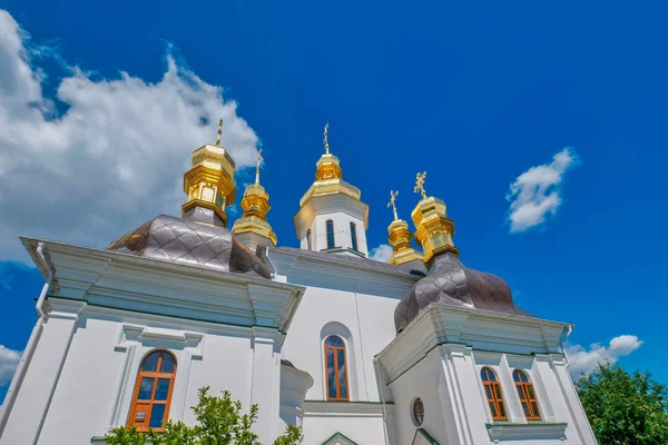 Kiev Pechersk Lavra güneşli bir günde
