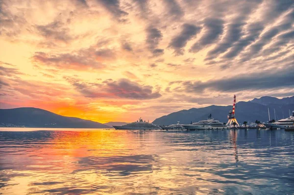 Günbatımı Porto Karadağ