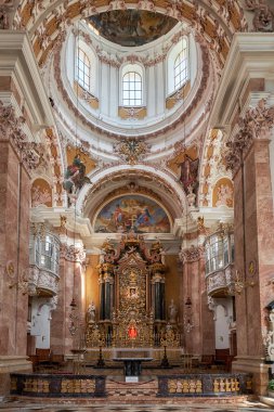 Innsbruck Cathedral St. James iç