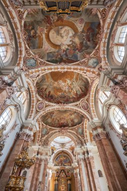 Innsbruck Cathedral St. James iç