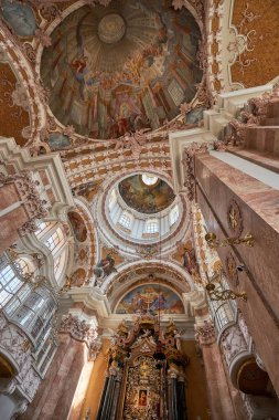Innsbruck Cathedral St. James iç