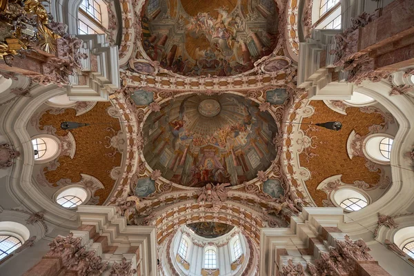 Innsbruck Cathedral St. James iç