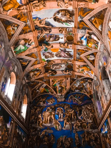 イタリア バチカン システィーナ礼拝堂 2017 バチカン博物館 システィーナ礼拝堂の天井 — ストック写真