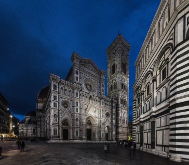 Gece Duomo di Firenze Katedrali 'nde St. Jo Vaftizhanesi' nde.