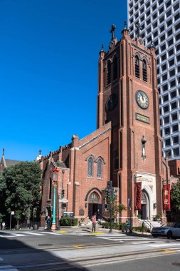 San Francisco, California, ABD - 4 Aralık 2017: Eski Saint Mary Katedrali California sokakta