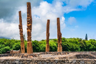 Poipu, Kauai, Hawaii, Amerika Birleşik Devletleri - 12 Mayıs 2018: Dört kule Tikis Poipu yol ve Hoowill yol kesişim