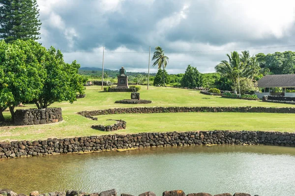夏威夷考艾岛科洛亚遗产小道沿线的花园 — 图库照片
