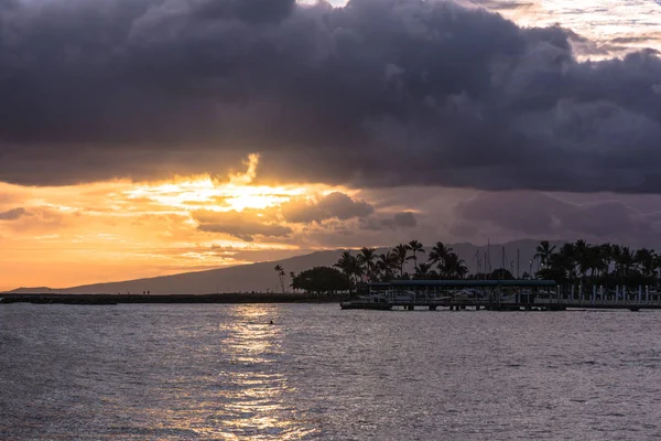 Solnedgång Waikiki Beach Oahu Hawaii — Stockfoto