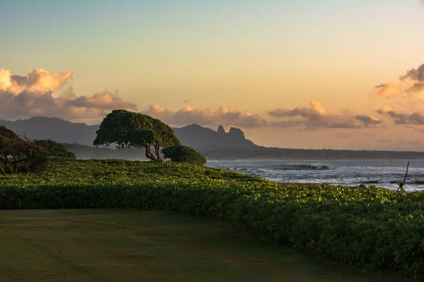 Gündoğumu Nukolii Plaj Parkı, Kauai, Hawaii