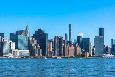 East River'da, Nyc Manhattan manzarası