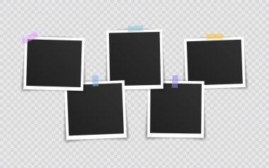 Vektör Fotoğraf çerçeve mockup tasarım. Şeffaf arka planda yalıtılmış yapışkan bant üzerinde süper ayarlı fotoğraf çerçevesi. Vektör çizimi.