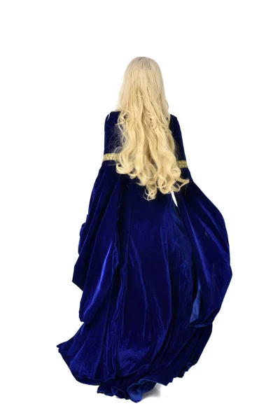 Retrato Longitud Completa Señora Rubia Bonita Con Vestido Medieval Fantasía —  Fotos de Stock