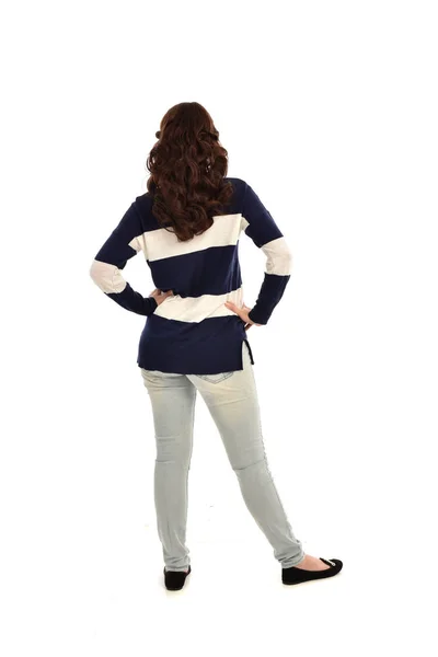 Retrato Comprimento Total Menina Vestindo Jeans Jumper Casual Pose Isolado — Fotografia de Stock