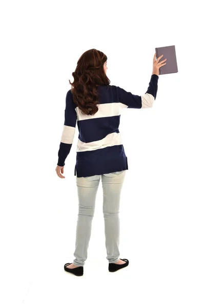 Full Length Portrait Girl Wearing Striped Blue White Jumper Jeans — Stock Photo, Image