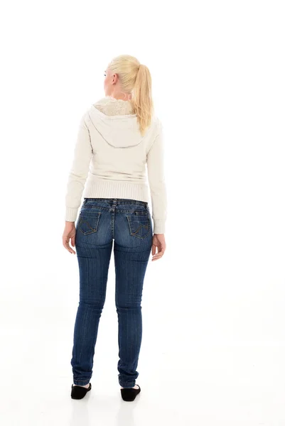 Full Längd Porträtt Blond Flicka Klädd Vit Tröja Och Jeans — Stockfoto