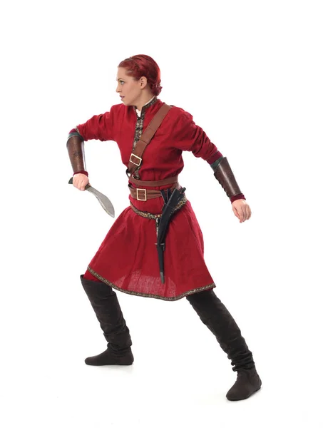Retrato Comprimento Total Menina Cabelos Vermelhos Vestindo Fantasia Traje Medieval — Fotografia de Stock