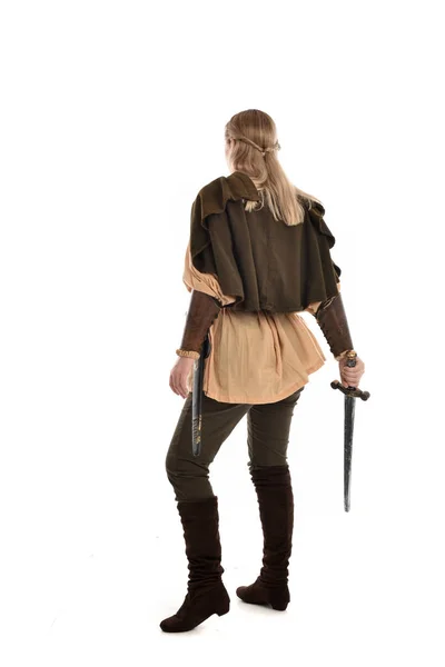 Retrato Comprimento Total Menina Vestindo Traje Medieval Posar Com Volta — Fotografia de Stock