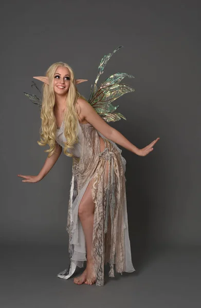 Full Längd Porträtt Blond Flicka Klädd Fantasy Fairy Kostym Stående — Stockfoto