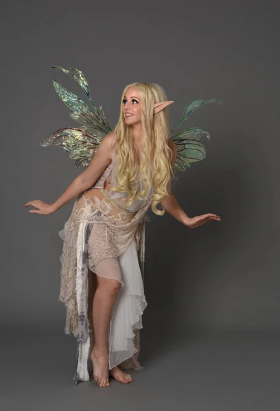 Full Längd Porträtt Blond Flicka Klädd Fantasy Fairy Kostym Stående — Stockfoto