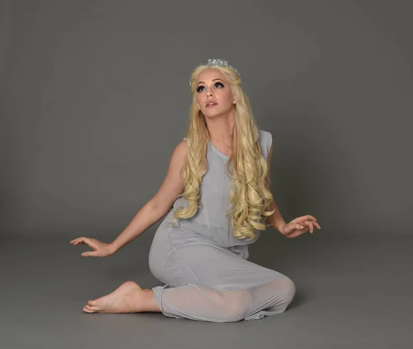 Full Length Portrait Blonde Woman Wearing Crown Pale Blue Dress — Stock Photo, Image