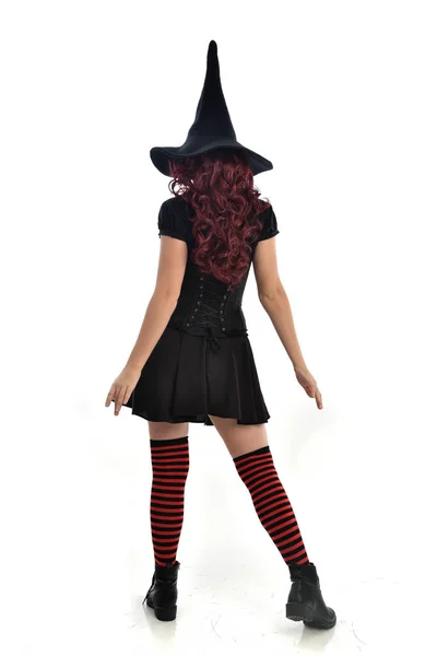 Portret Van Volledige Lengte Van Red Haired Meisje Dragen Zwarte — Stockfoto