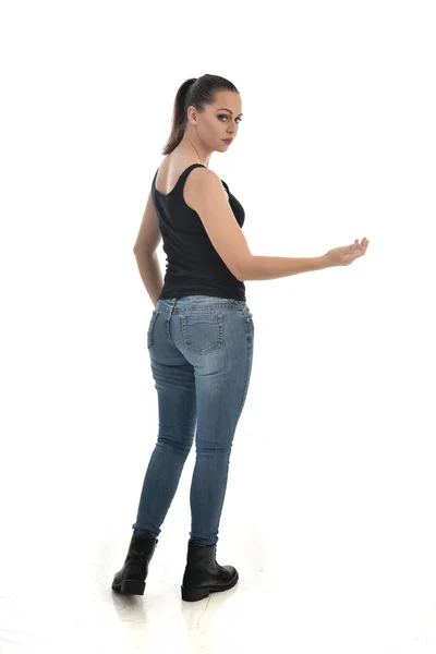 Ritratto Figura Intera Ragazza Bruna Che Indossa Singolo Nero Jeans — Foto Stock