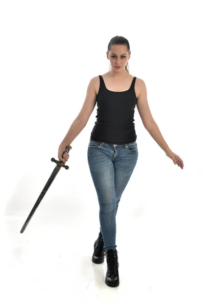 Portrait Complet Fille Brune Portant Unique Noir Jeans Pose Debout — Photo