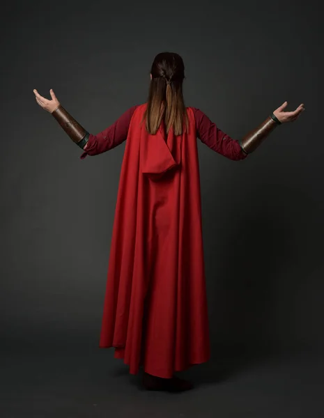 Full Length Portrait Brunette Girl Wearing Red Medieval Costume Cloak — Stock Photo, Image