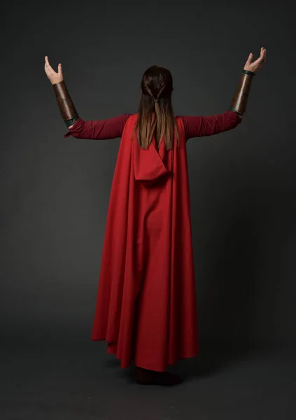 Full Length Portrait Brunette Girl Wearing Red Medieval Costume Cloak — Stock Photo, Image