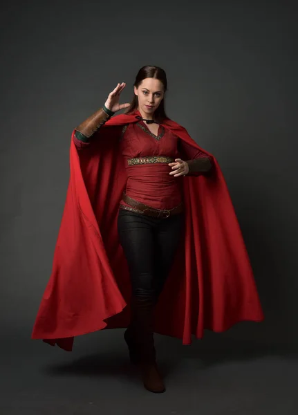 Full Length Portrait Brunette Girl Wearing Red Medieval Costume Cloak — Stock Photo, Image