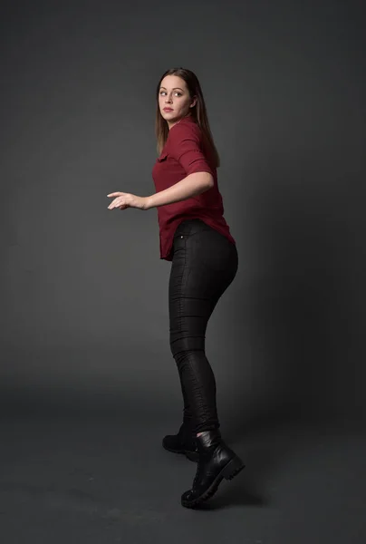 Full Length Portrait Brunette Girl Wearing Red Shirt Leather Pants — Stock Photo, Image