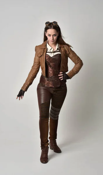 Full Length Portrait Brunette Girl Wearing Brown Leather Steampunk Outfit — Stock Photo, Image