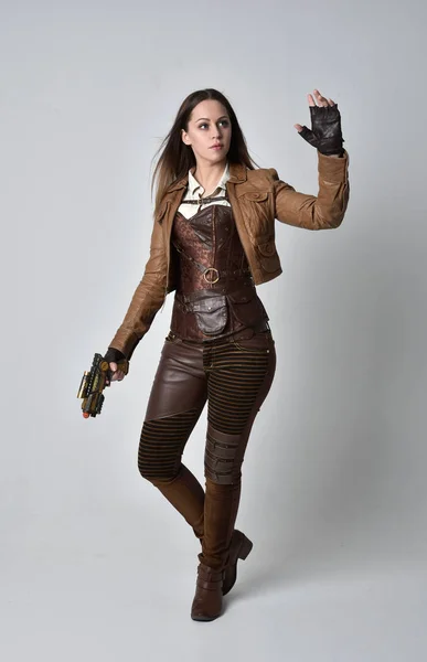 Full Length Portrait Brunette Girl Wearing Brown Leather Steampunk Outfit — Stock Photo, Image