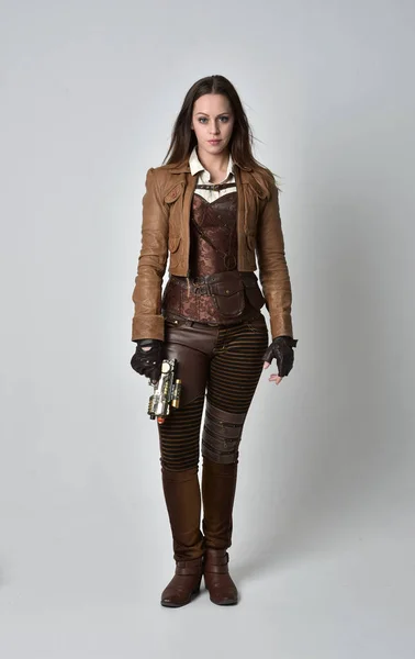 Full Length Portrait Brunette Girl Wearing Brown Leather Steampunk Outfit — Stock Photo, Image