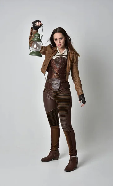 Full Length Portrait Brunette Girl Wearing Brown Leather Steampunk Outfit — Stock Photo, Image