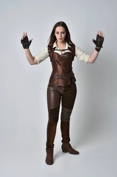 Full Length Portrait Brunette Girl Wearing Brown Leather Steampunk Outfit — Stock Photo, Image