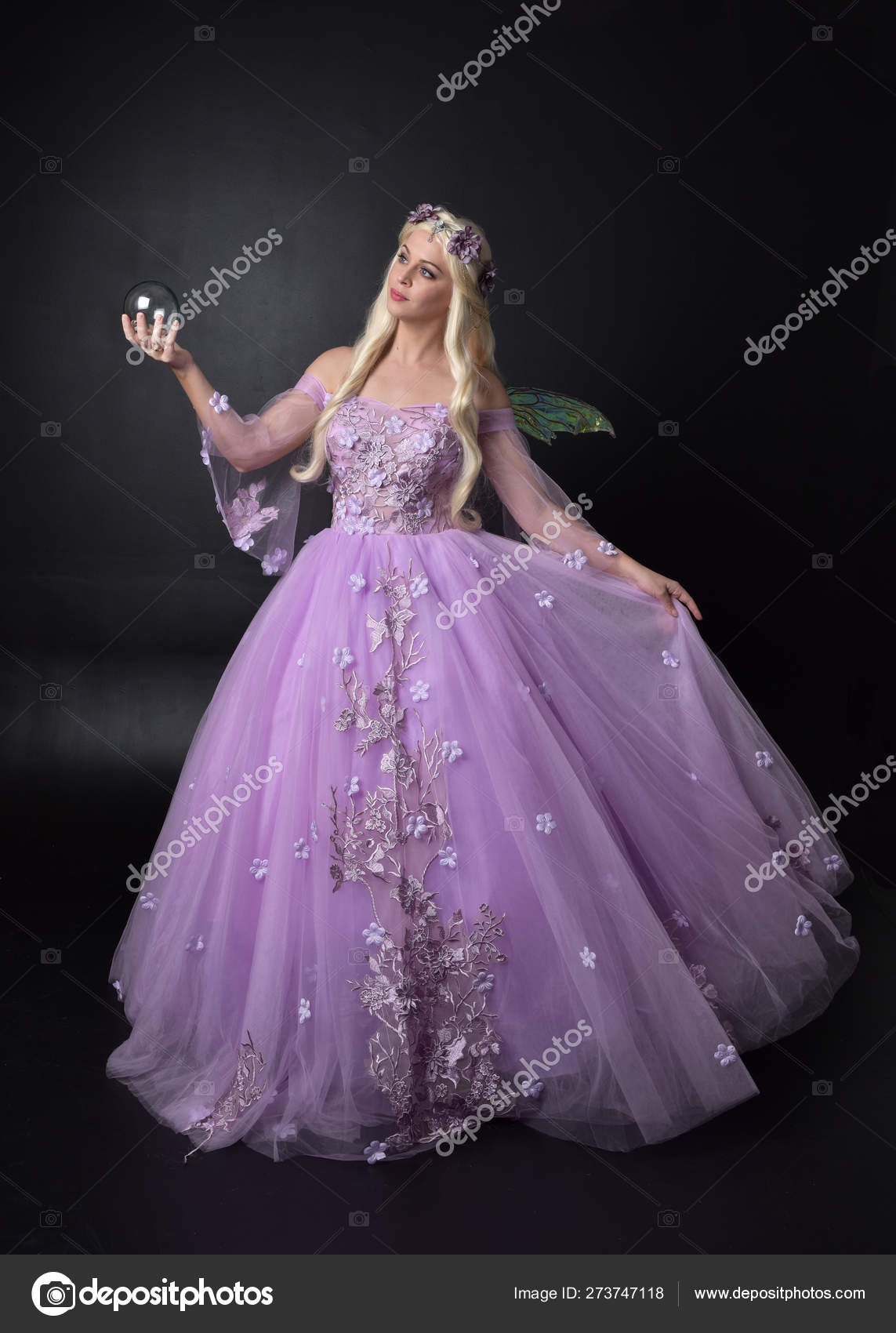 Woman Ball Gown Posing Photographers Indoors Stock Photo 1529576918 |  Shutterstock