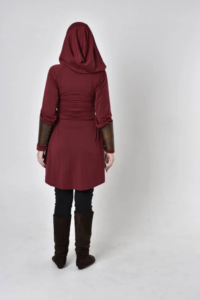 Full Length Portrait Girl Wearing Fantasy Long Red Hooded Tunic — Stock Photo, Image