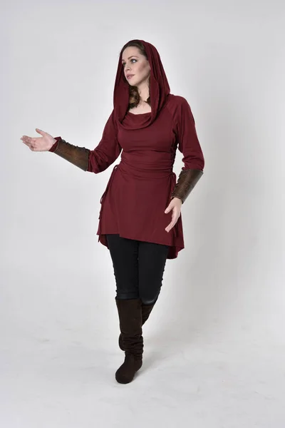 Full Length Portrait Brunette Girl Wearing Red Fantasy Tunic Hood — ストック写真